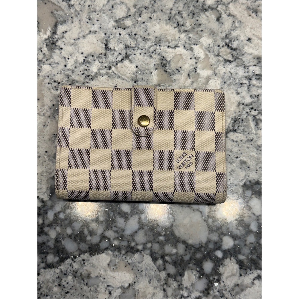 Authentic Louis Vuitton Damier Azur Kiss-Lock – Gently Used Timeless Chic Vibes!
